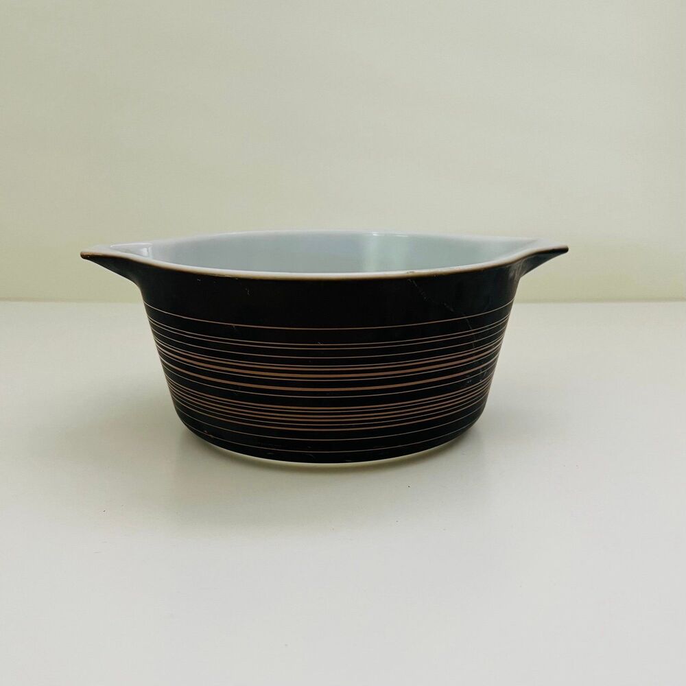 PYREX Terra Striped Matte Brown White Center 474-B Casserole Dish 1 1/2 Qt - Picture 1 of 8